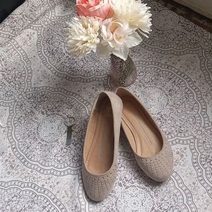 NWOT New Directions studded flats